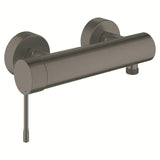 Ścienna jednouchwytowa bateria prysznicowa Grohe Essence New w wykończeniu brushed hard graphite.