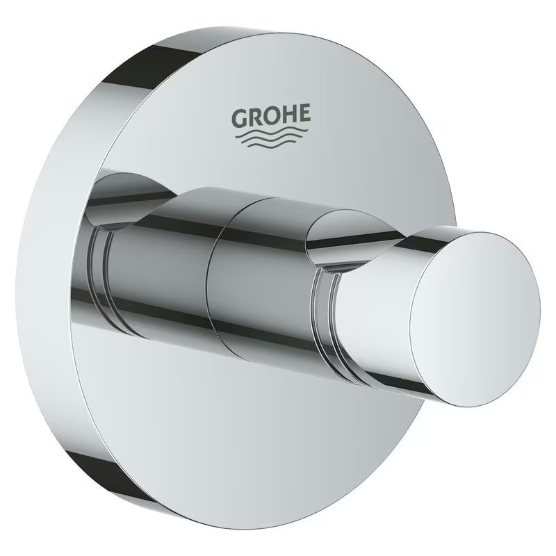 Chromowany haczyk na szlafrok Grohe Essentials z ukrytym mocowaniem na okrągłej rozecie ściennej.