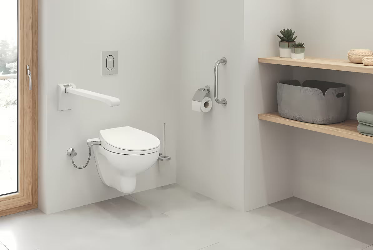 Chromowane uchwyt Grohe Essentials wannowe z powłoką Grohe StarLight i ukrytym mocowaniem