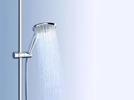 Zestaw prysznicowy Grohe Euphoria 110 Duo w chromie z słuchawką prysznicową, drążkiem prysznicowym, wężem i półką EasyReach.