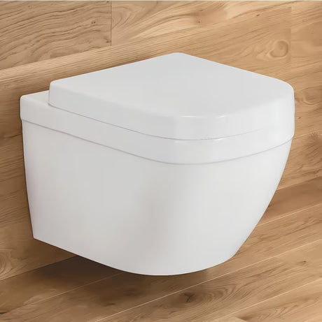 Kompaktowa miska WC wisząca Grohe Euro Ceramic w kolorze białym Alpine White z konstrukcją bezkołnierzową