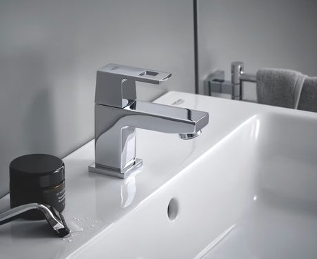 Chromowana bateria umywalkowa Grohe Eurocube z oszczędnym przepływem Grohe EcoJoy i perlatorem SpeedClean.