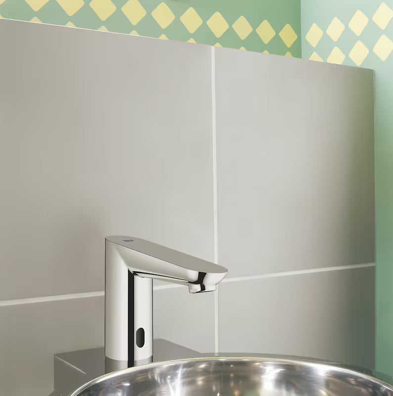 Chromowana sensorowa bateria umywalkowa Grohe Euroeco Cosmopolitan E z czujnikiem podczerwieni