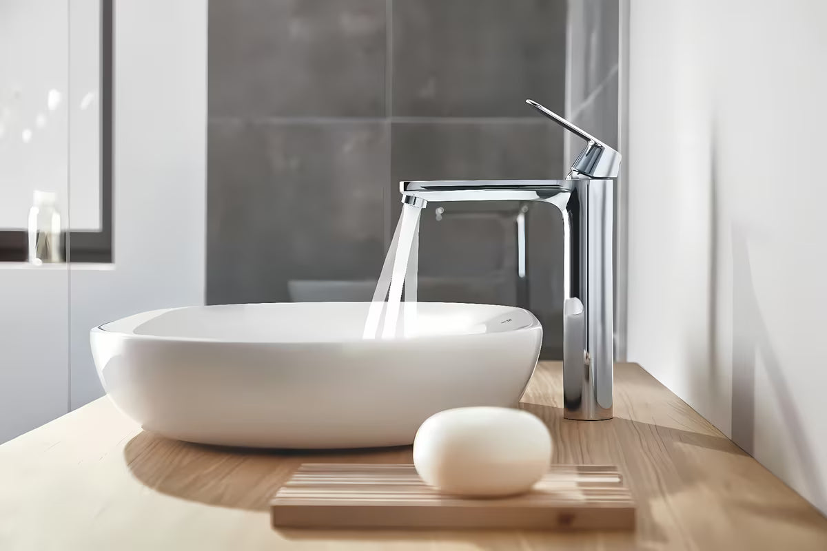 Grohe Eurosmart Cosmopolitan wysoka bateria umywalkowa w chromowanym wykończeniu pro umywalki wolnostojące .
