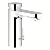 Chromowana samozamykająca bateria umywalkowa Grohe Eurosmart Cosmopolitan T z technologią Grohe EcoJoy.