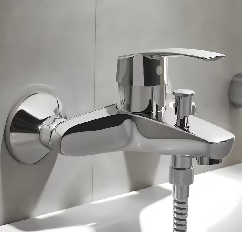 Chromowana jednouchwytowa ścienna bateria wannowa Grohe Eurosmart New z przełącznikiem wanna/prysznic