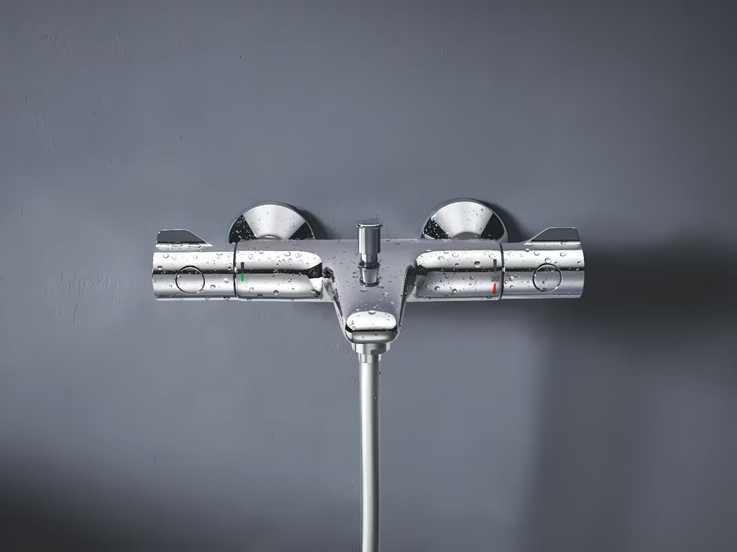Termostatyczna ścienna bateria wannowa Grohe Grohtherm 800 w chromie z przełącznikiem wanna/prysznic.