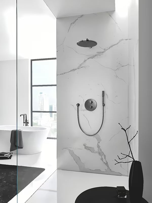 Ścienna jednouchwytowa bateria wannowa Grohe Lineare w wykończeniu chrom z przełącznikiem wanna/prysznic
