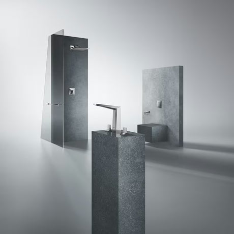 Deszczownica  Grohe Rainshower 310 Mono Cube z naściennym ramieniem prysznicowym w wykończeniu supersteel.