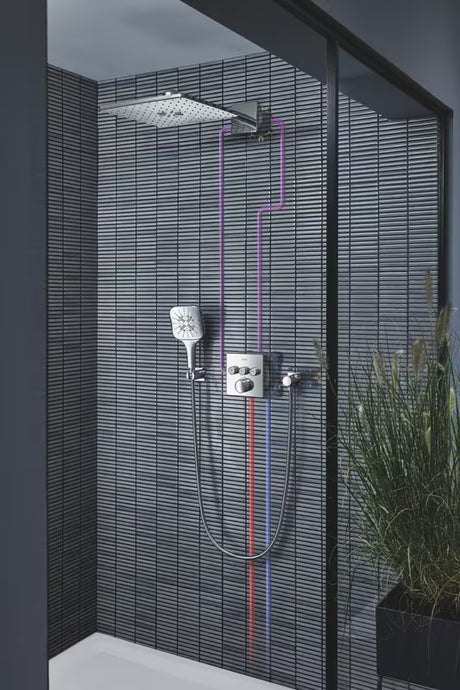 Chromowana słuchawka prysznicowa Grohe Rainshower smartactive Cube z trzema strumieniami i przełącznikiem SmartTip