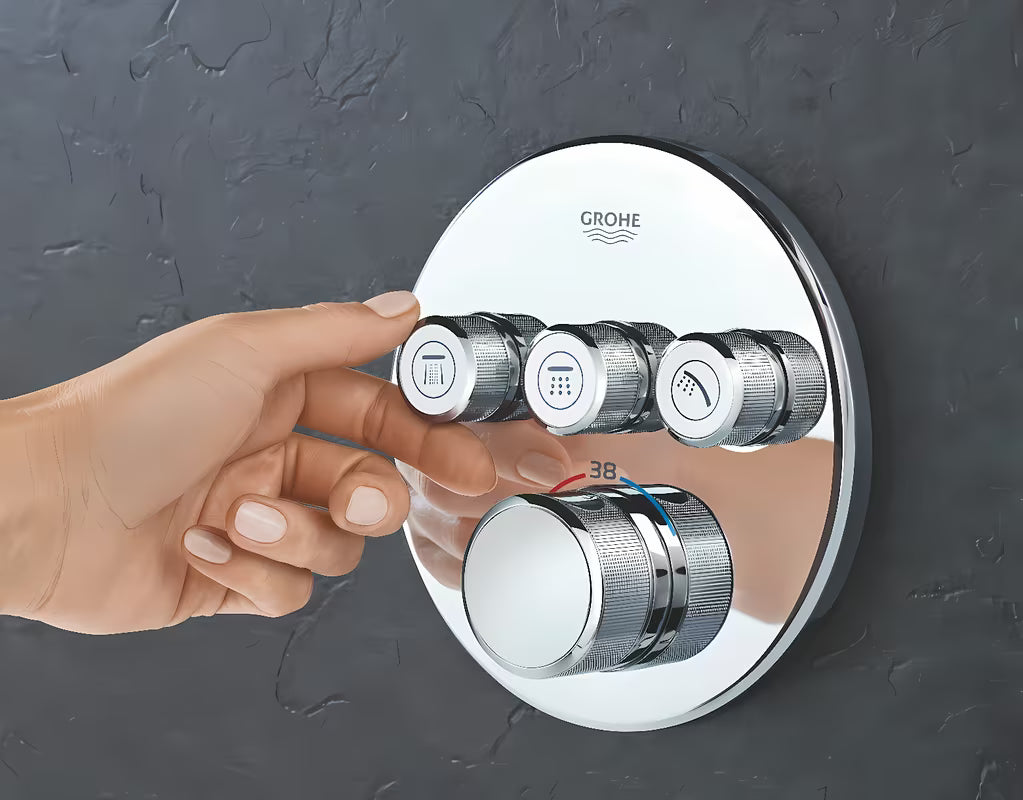 Podtynkowa termostatyczna bateria prysznicowa Grohe Grohtherm smartcontrol w wykończeniu chrom z trzema zaworami