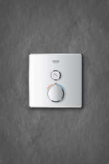 Chromowana podtynkowa termostatyczna bateria prysznicowa Grohe Grohtherm smartcontrol z przyciskiem sterującym smartcontrol