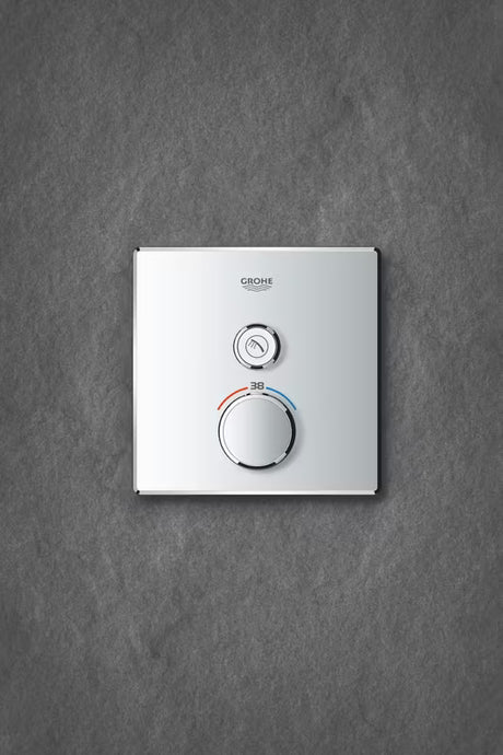 Chromowana podtynkowa termostatyczna bateria prysznicowa Grohe Grohtherm smartcontrol z przyciskiem sterującym smartcontrol