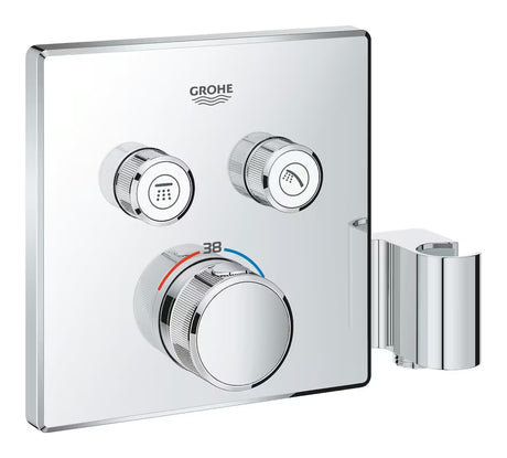 Podtynkowa termostatyczna bateria prysznicowa Grohe Grohtherm smartcontrol w chromowanym, kwadratowym designie.