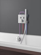 Podtynkowa termostatyczna bateria prysznicowa Grohe Grohtherm smartcontrol w chromowanym, kwadratowym designie.