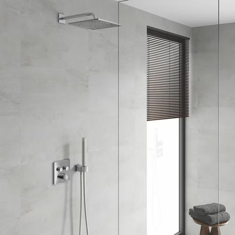 Podtynkowa bateria prysznicowa Grohe Smart Control w wykończeniu chrom z elementem sterującym smartcontrol i dwoma wyjściami.