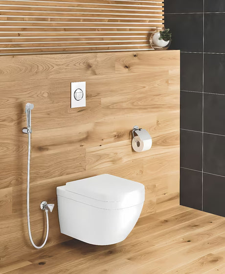 Prysznic bidetowy Grohe Tempesta-F Trigger Spray w chromie z przyciskiem sterującym i uchwytem ściennym