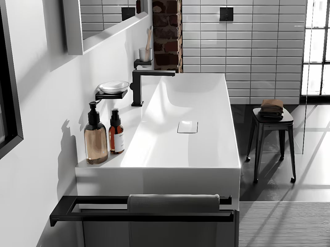 Hansgrohe addstoris podwójny ścienny uchwyt na ręczniki w matowej czerni z ukrytym mocowaniem.