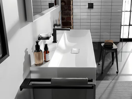 Hansgrohe addstoris podwójny ścienny uchwyt na ręczniki w matowej czerni z ukrytym mocowaniem.