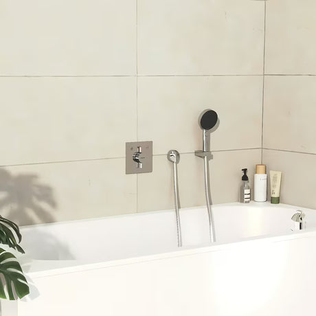 Podtynkowa bateria prysznicowa Hansgrohe duoturn E w chromie pro do sterowania dwoma odbiornikami.