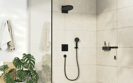 Podtynkowa bateria prysznicowa hansgrohe duoturn Q w matowej czerni pro do sterowania dwoma odbiornikami.