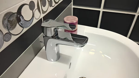Chromowa jednouchwytowa stojąca bateria umywalkowa Hansgrohe HG248 z odpływem