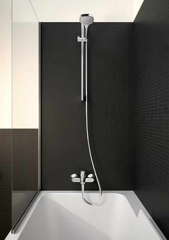 Chromowana ścienna bateria wannowa hansgrohe Logis z dźwignią i przełącznikiem wanna/prysznic