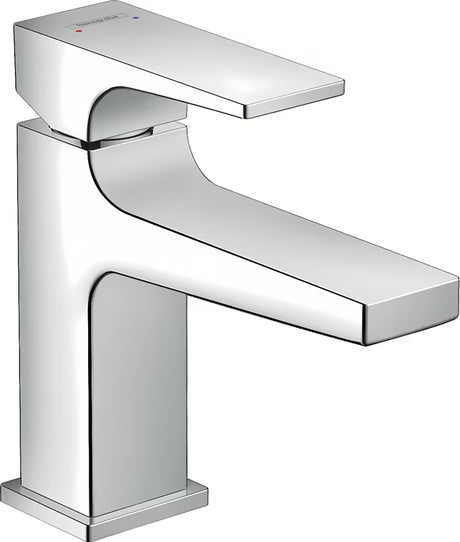 Chromowana jednouchwytowa bateria umywalkowa Hansgrohe Metropol z korkiem push-open i kwadratowym wzornictwem.