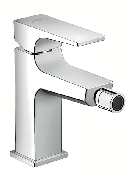 Chromowana jednouchwytowa bateria bidetowa Hansgrohe Metropol z korkiem push-open i perlatorem AirPower.
