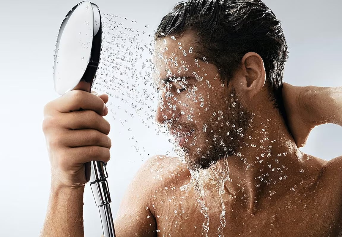 Chromowana słuchawka prysznicowa Hansgrohe Raindance Select E 120 z trzema strumieniami i przyciskiem Select