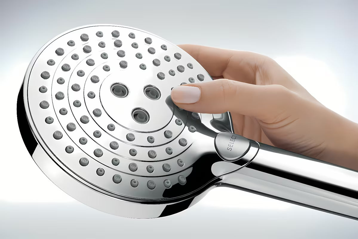 Chromowy zestaw wannowy Hansgrohe Raindance Select S z główką prysznicową 125 mm, uchwytem i wężem 1,60 m.