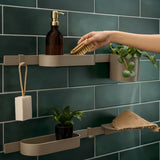 Beżowa półka prysznicowa półka hansgrohe wallstoris Planet Edition pro do przechowywania szamponu i akcesoriów prysznicowych