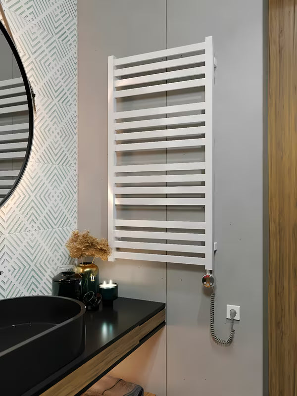 Chromowana grzałka elektryczna do grzejnika House Level Meg o mocy 600 W pro regulacji temperatury grzejnika