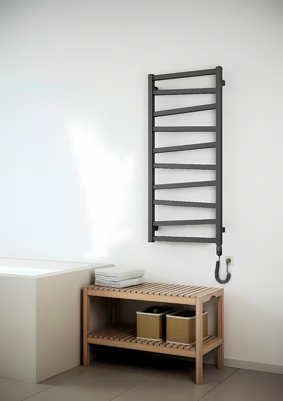 Elektryczny grzejnik łazienkowy House Level Zet 50x1341,4 cm w matowej czerni