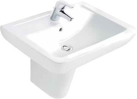 Biała wiszące ceramiczna umywalka Ideal Standard Eurovit 60x46 cm z otworem pro baterię pośrodku.
