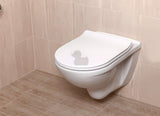 Biała miska WC wisząca Jika Lyra Plus z otwartym kołnierzem spłukującym i gładką powierzchnią ceramiczną.