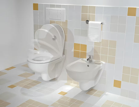 Biała miska WC wisząca Jika Lyra Plus z otwartym kołnierzem spłukującym i gładką powierzchnią ceramiczną.