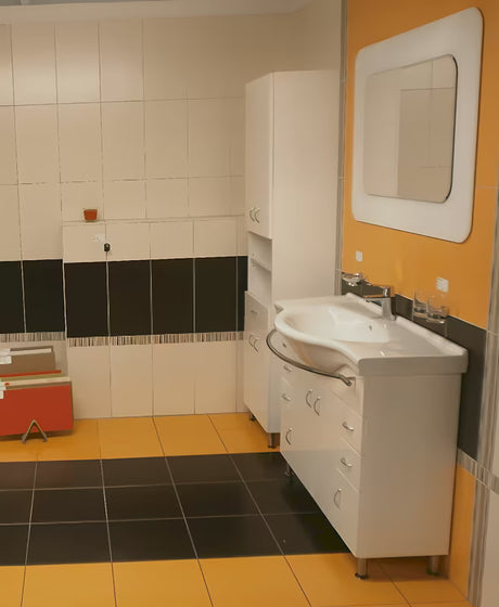 Biała szafka łazienkowa Keramia Pro s z ceramiczną umywalką