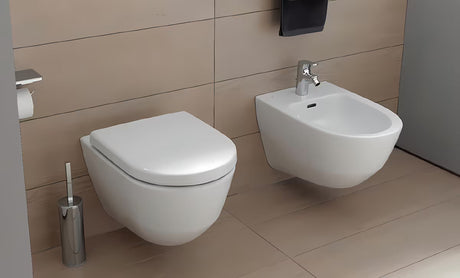 Biały wiszący bidet Laufen Pro s o nowoczesnym designie do łazienki
