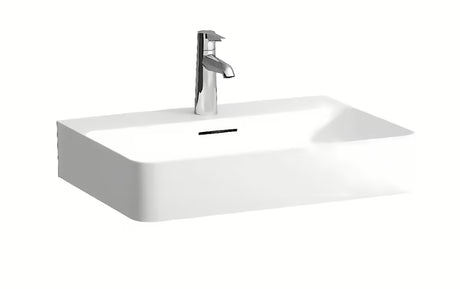 Biała ceramiczna umywalka wisząca Laufen Val 60×42 cm z otworem na pro baterię pośrodku.