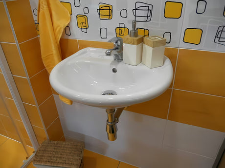 Biała wiszące ceramiczna umywalka Multi 50 x 39,5 cm z otworem pro baterię pośrodku