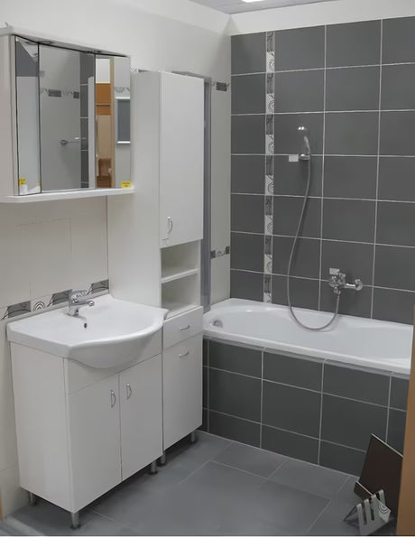 Biała szafka łazienkowa Multi Pro s z ceramiczną umywalką o szerokości 61 cm