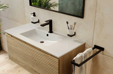 Biała ceramiczna umywalka meblowa Naturel Modena 101x46 cm z centralnym otworem na pro baterię