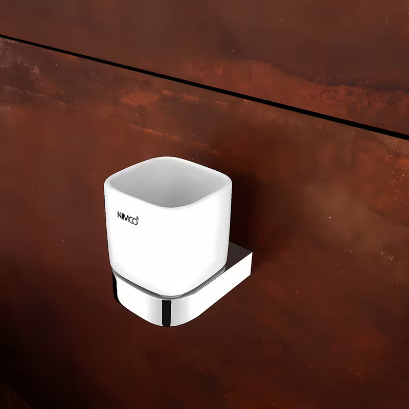 Chromowy uchwyt na szczoteczki Nimco Nikau z ceramicznym kubkiem