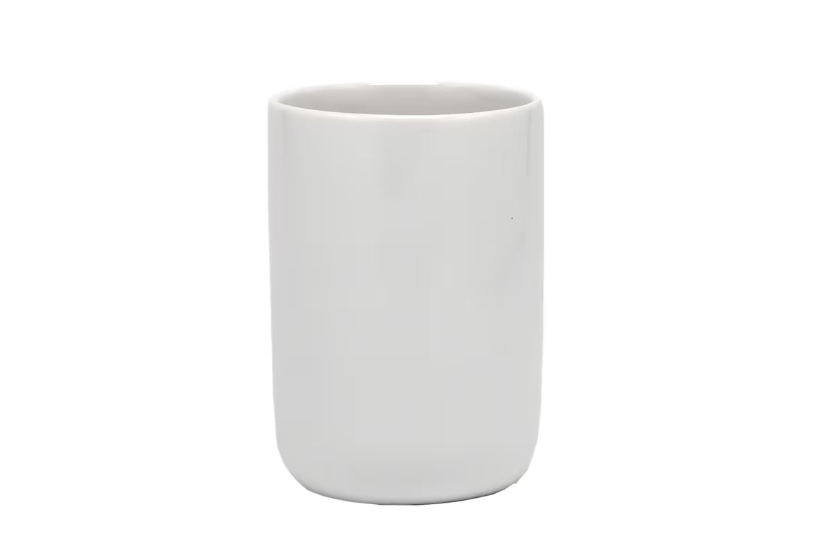 Biały ceramiczny uchwyt na szczoteczki Optima Daira o prostym, ponadczasowym wzornictwie