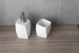 Biała wolnostojący  SZCZOTKA do Wc Optima Suza o nowoczesnym designie do łazienki