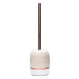 Wolnostojący  SZCZOTKA do Wc Optima Tera w dekorze light-limestone z uchwytem w kolorze rose gold.