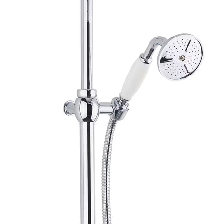 Metalowy system prysznicowy Paffoni Ricordi w designie retro z deszczownicą i słuchawką prysznicową w wykończeniu chrome.