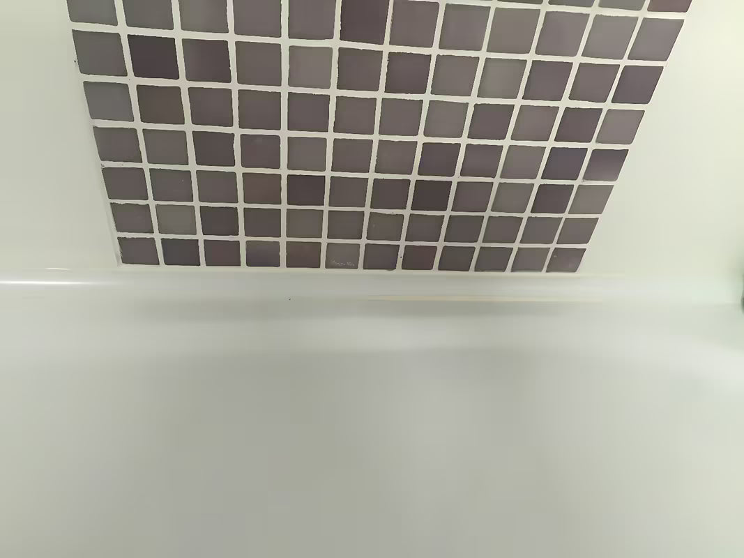 Zestaw montażowy Ravak 10° w kolorze białym pro montażu i uszczelnienia brodziki prysznicowe narożny 