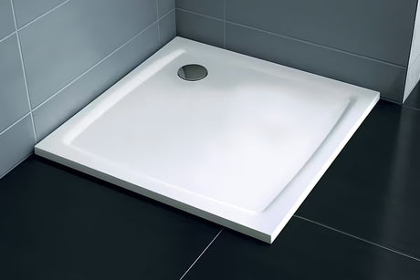 Biały kwadratowy brodzik prysznicowy Ravak Perseus Pro Flat 90x90 cm z lanego marmuru o gładkiej powierzchni